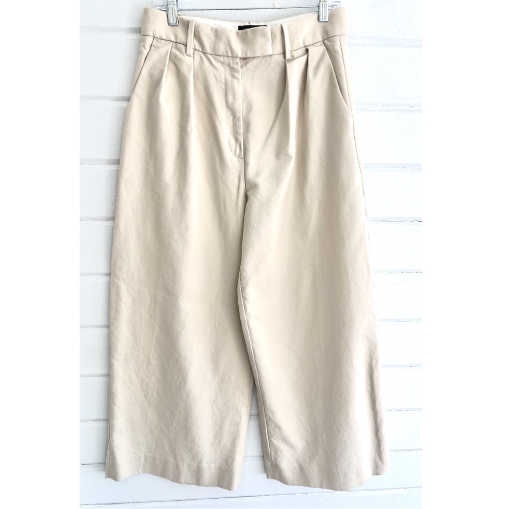 Banana Republic Wide Leg Pants in Beige/Cream